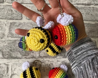 CROCHET PATTERN: crochet bee pattern, bee keyring, crochet bee, crochet keyring pattern, diy bee keyring