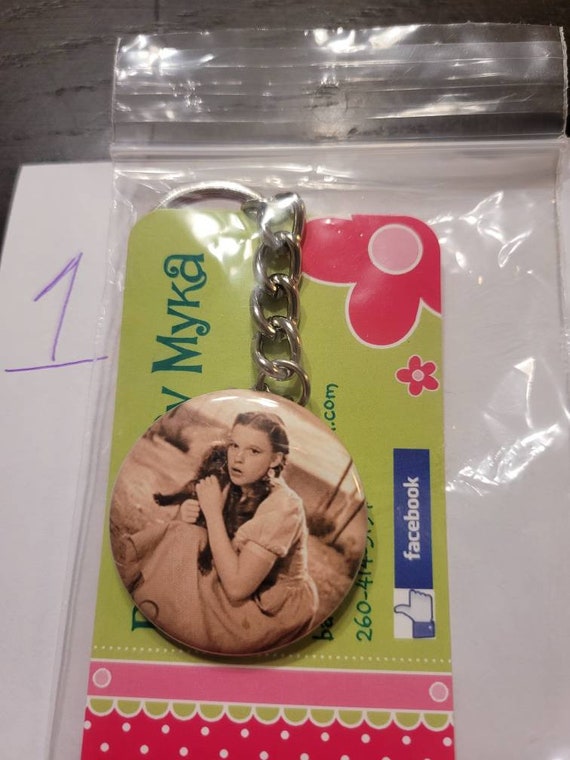 Metal keychain - Dorothy