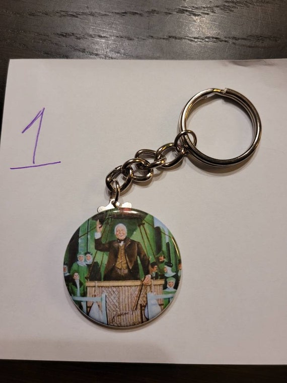 Metal keychain - Muchkin and Mayor Wizard of Oz