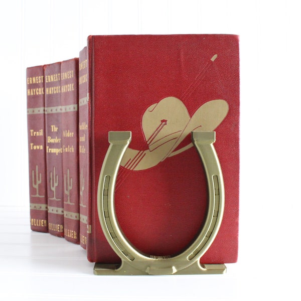 Horseshoe Bookend, Handmade, Country Western, Library Bookshelf, Gifts for Cowboy and Cowgirl, Horse Lovers, Farmhouse Decor
