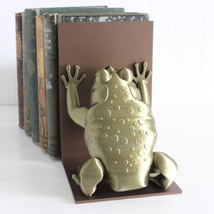 Frog Bookend, Boy's Bedroom Decor, Forest Fairytale Nursery Decor, Pond Lakehouse Home Decor