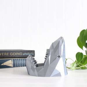 Soporte para teléfono, macetero y candelabro con forma de tiburón, impresión 3D de gran tiburón blanco