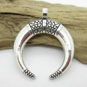 Double Horn Crescent Pendant, Tibetan Silver Horn Pendant, 35x23mm (2)