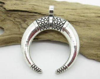 Double Horn Crescent Pendant, Tibetan Silver Horn Pendant, 35x23mm (2)
