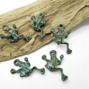 Green Frog Charm, Frog Earring Dangle, Green Patina Frog, Mykonos Frog, 18x14m (6)