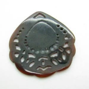 Delicate Mahogany Penshell Pendant, Small Shell Pendant, Brown Shell Pendant 23x25mm (1)