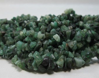 Natural Green Emerald Chips,  Emerald Bead, Emerald Chip Bead, Small Emerald Bead, 4 to 6mm (18 inches loose)