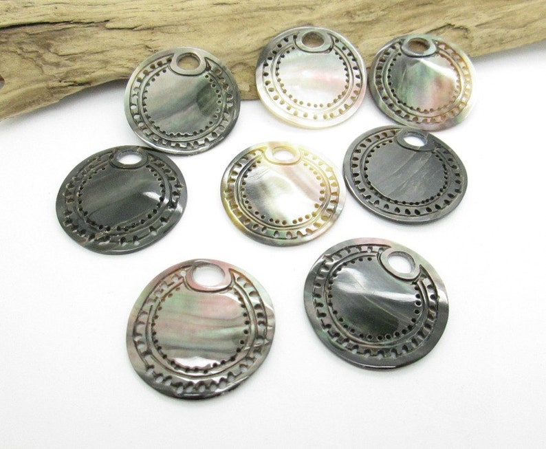Blacklip Shell Pendant 25mm 1 Mussel Shell Round Carved Pendant