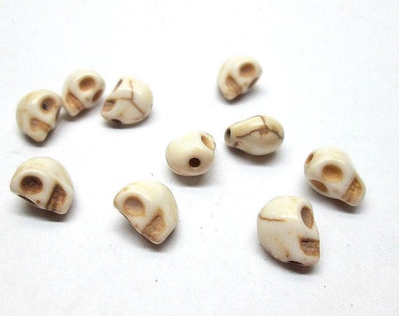 Tiny Skull Beads, 6-8mm, White Stone Skull,  Day of the Dead Skull Bead (10)