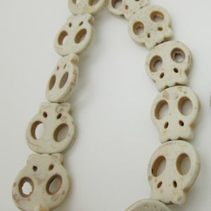 Natural Stone Sugar Skull Bead, Flat Skull bead, 20x20mm (4)