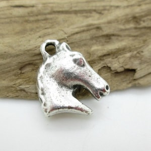 Pewter Horse Head Charm, Greek Horse Head, Pewter Horse Charm, Small Horse Pendant 18x16mm (2)
