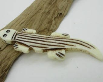 Bone Lizard Pendant, Carved Bone Lizard, Southwest Lizard Pendant, Bone Pendant, 72x19mm (1)
