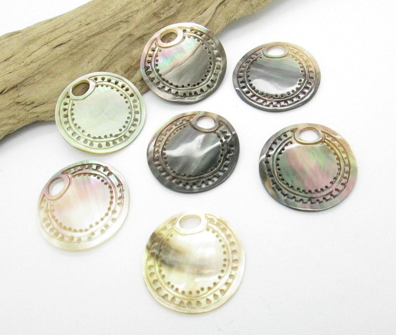 Blacklip Shell Pendant 25mm 1 Mussel Shell Round Carved Pendant