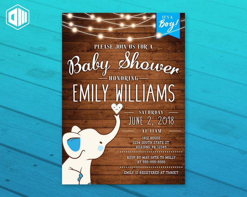 K&ouml;nnte beinhalten: Eine Babyparty-Einladung mit rustikalem Holzhintergrund und einem niedlichen Cartoon-Elefanten, der ein Herz h&auml;lt. Die Einladung lautet "Bitte nehmen Sie an unserer Babyparty zu Ehren von Emily Williams teil" und enth&auml;lt Datum, Uhrzeit und Ort der Veranstaltung. Au&szlig;erdem steht darauf "RSVP bis zum 19. Mai an Molly unter 555-555-5555" und "Emily ist bei Target registriert."