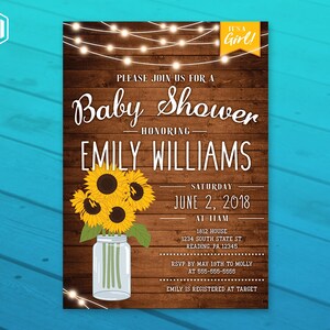 K&ouml;nnte beinhalten: Ein rustikaler Holz Hintergrund mit Lichterketten und einem Sonnenblumen Arrangement in einem Einmachglas. Der Text lautet "Baby Shower zu Ehren von Emily Williams, Samstag, 2. Juni 2018 um 11 Uhr, 1812 House, 1234 South State St. Reading PA 12345, RSVP bis zum 19. Mai an Molly unter 555-555-5555, Emily ist bei Target registriert."