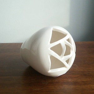 White porcelain bud vase image 3