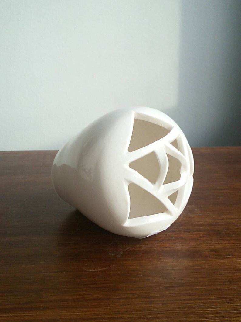 White porcelain bud vase image 3