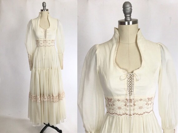 HOLDCAITLIN Vintage 70s Gunne Sax Dress // 1970s G