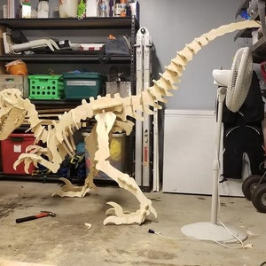 El archivo Dinosaur CNC para plasma o enrutador en unidad FLASH incluye formatos dxf y svg