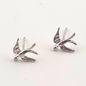 Bird Silver Stud Earrings Sterling Silver Small Circle Stud  Bird Studs-Simple Everyday Earrings