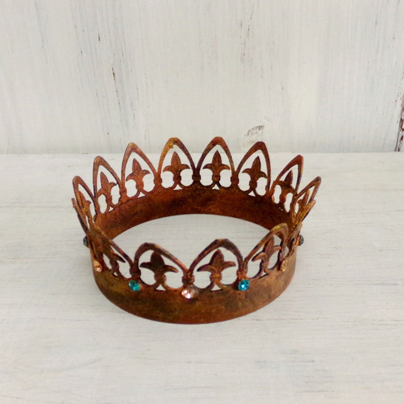 Vintage rusted Crown rhinestones statue decor