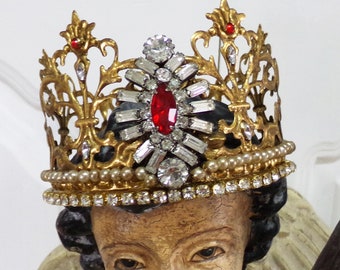 8cm-Vintage rhinestones gold tone ornated crown statue decor