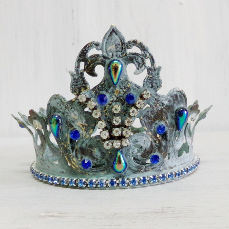 Vintages verdigris brass Crown rhinestones statue decor