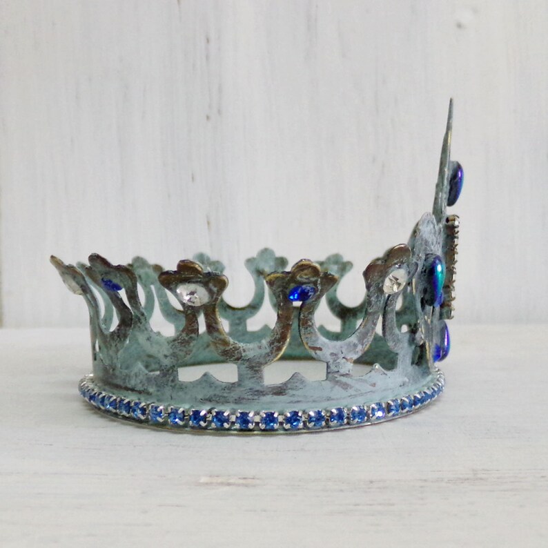Vintages verdigris brass Crown rhinestones statue decor