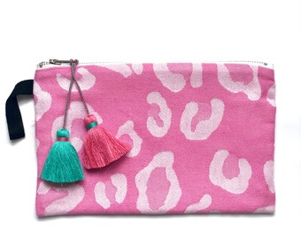 Pink leopard print zipped pouch with tassel