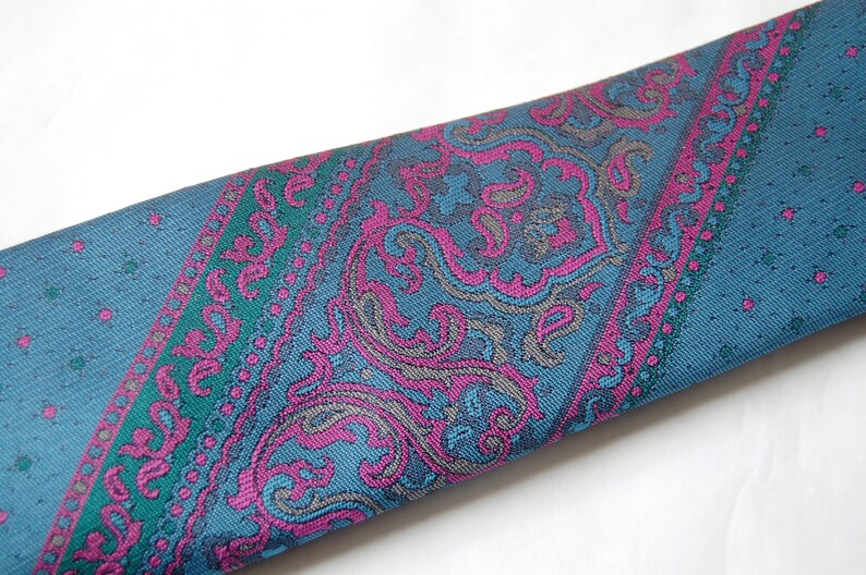 Vintage 1980s Teal Blue and Green Diagonal Ornate Abstract Necktie Silk and Polyester Tie Magenta Pink