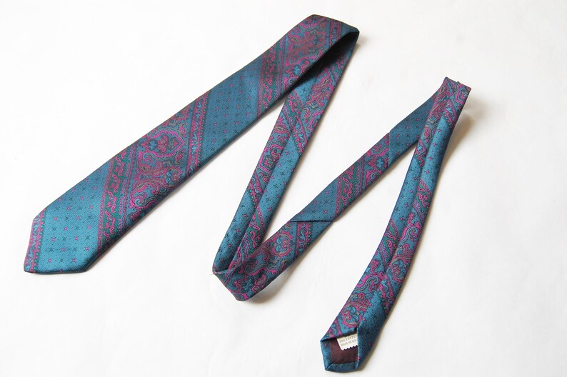 Vintage 1980s Teal Blue and Green Diagonal Ornate Abstract Necktie Silk and Polyester Tie Magenta Pink