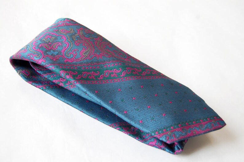 Vintage 1980s Teal Blue and Green Diagonal Ornate Abstract Necktie Silk and Polyester Tie Magenta Pink