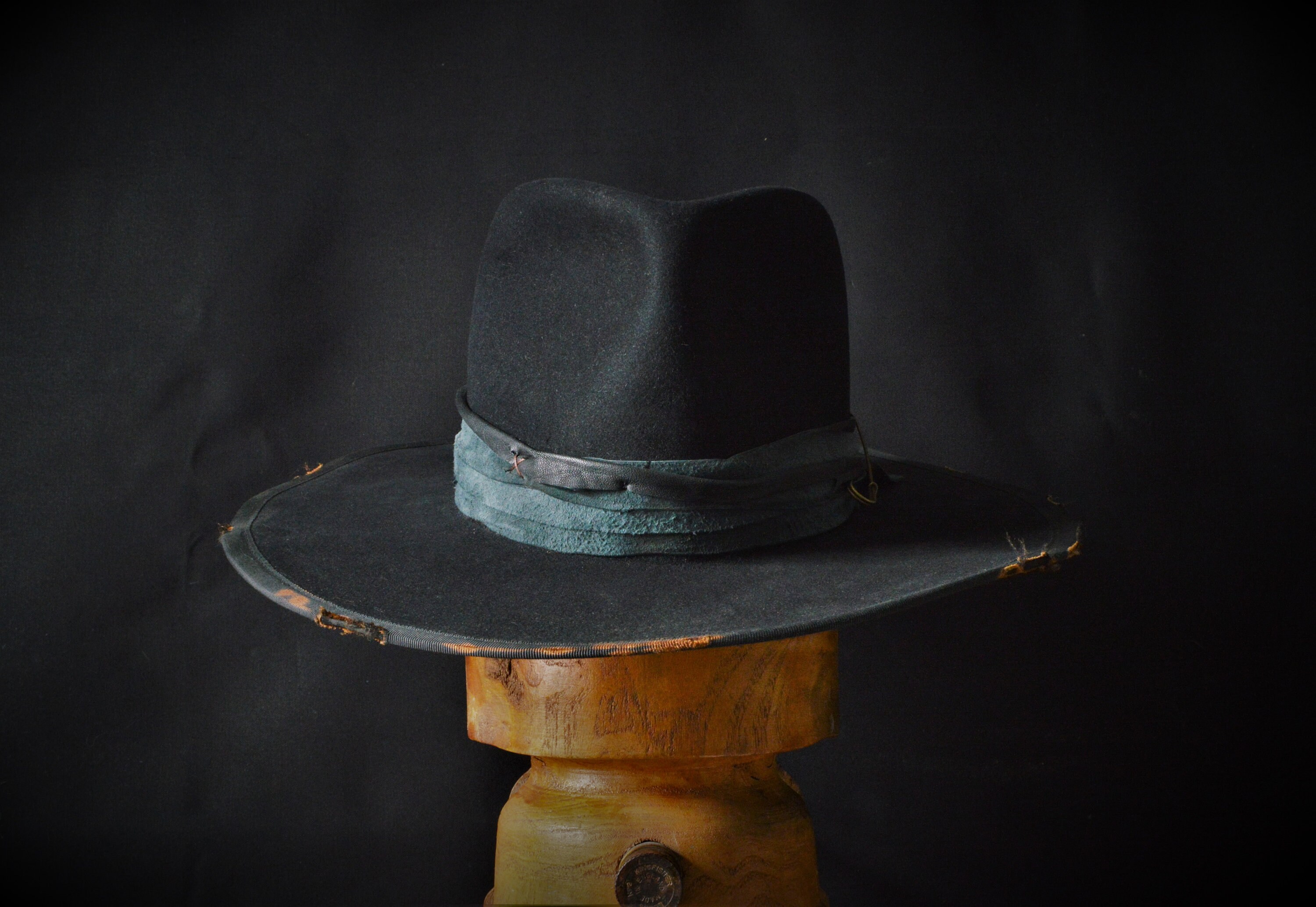 Extra Wide Brim Distressed Fur Felt 