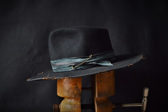 Extra Wide Brim Distressed Fur Felt 