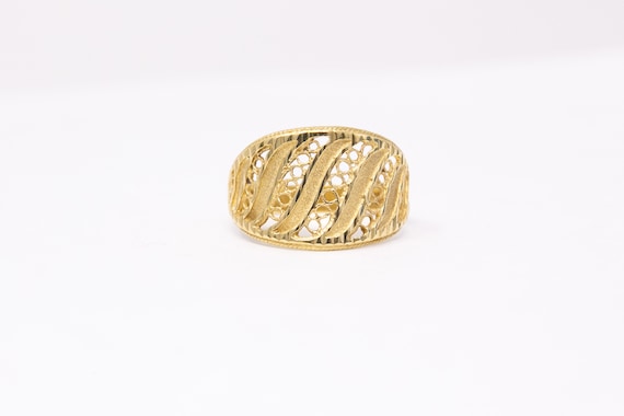 18k Yellow Gold Vintage Band - Estate 18k Gold Fa… - image 2