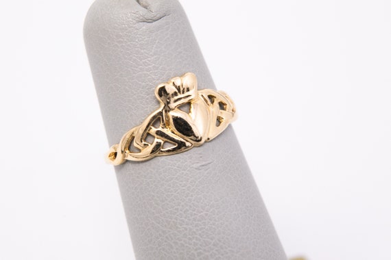 Gold Claddagh Ring - 14k Yellow Gold Claddagh Ban… - image 5