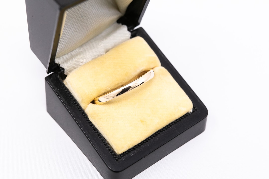 Vintage Mens Wedding Band - Mans Estate Wedding Ring - 14k Yellow Gold ...
