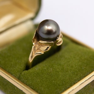Estate Black Pearl Ring, Vintage 14k Yellow Gold Black Pearl Leaf Jewelry