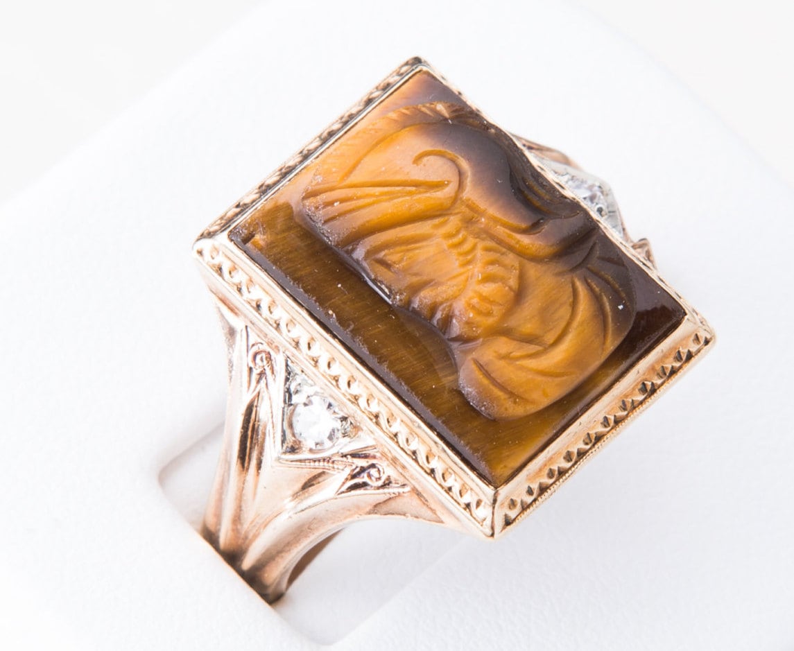 アクセサリー vintage 9ct gold Tiger Eye Cameo ring C. 1890 Vintage Tiger Eye Cameo Ring in 9kt Yellow Gold