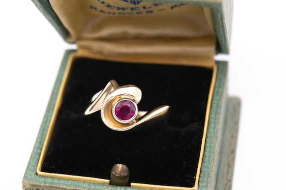Estate Ruby Ring - Retro Ruby Ring - 14k Yellow G… - image 1