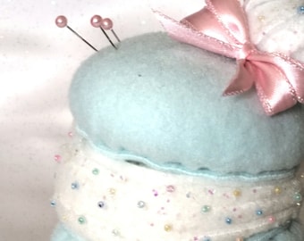 macaroon plushie/ pin cushion