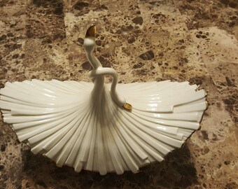 swan toy box