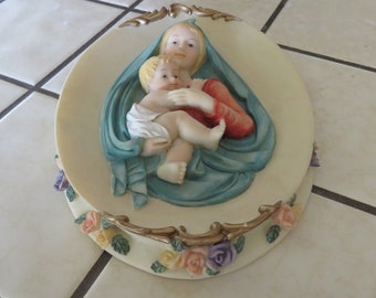 Beautiful Vintage Hand Painted Mary Madonna And Baby Jesus Wall Plaque