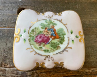 Pretty floral porcelain trinket box with lid