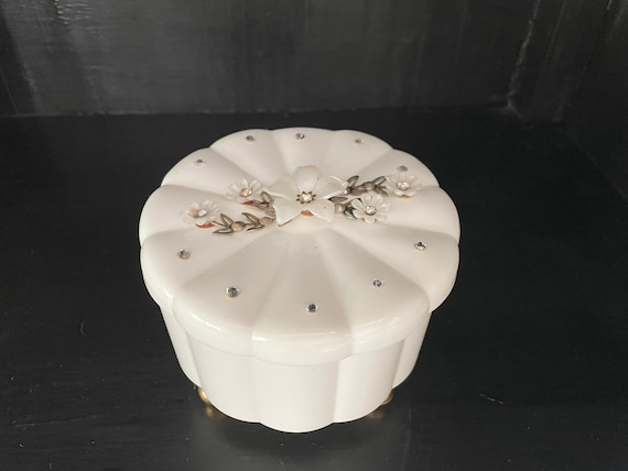 Vintage White Plastic Container by Menda Co. -  P… - image 1