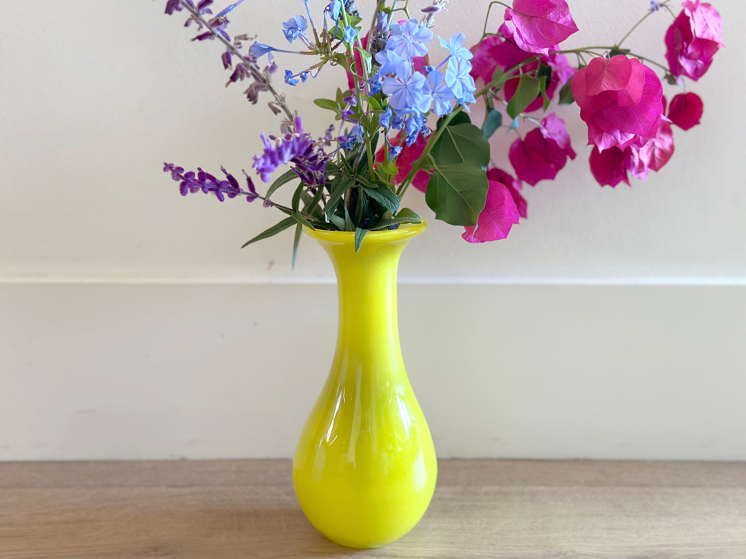 ●MODERN VINTAGE GLASS FLOWER VASE● Vintage Yellow Glass Vase | Mid Century Modern Style Flower Vase