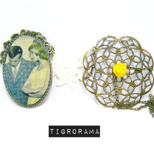 collana sautoir vintage della serie "romanzi fotografici" in giallo