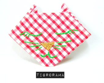broche origami tissu et broderie tête de chat rouge