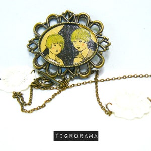 collana vintage "i bambini buoni": bambine quadrate