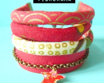pulsera de varias filas con cordones japoneses, cuero rojo y papel japonés floral rojo